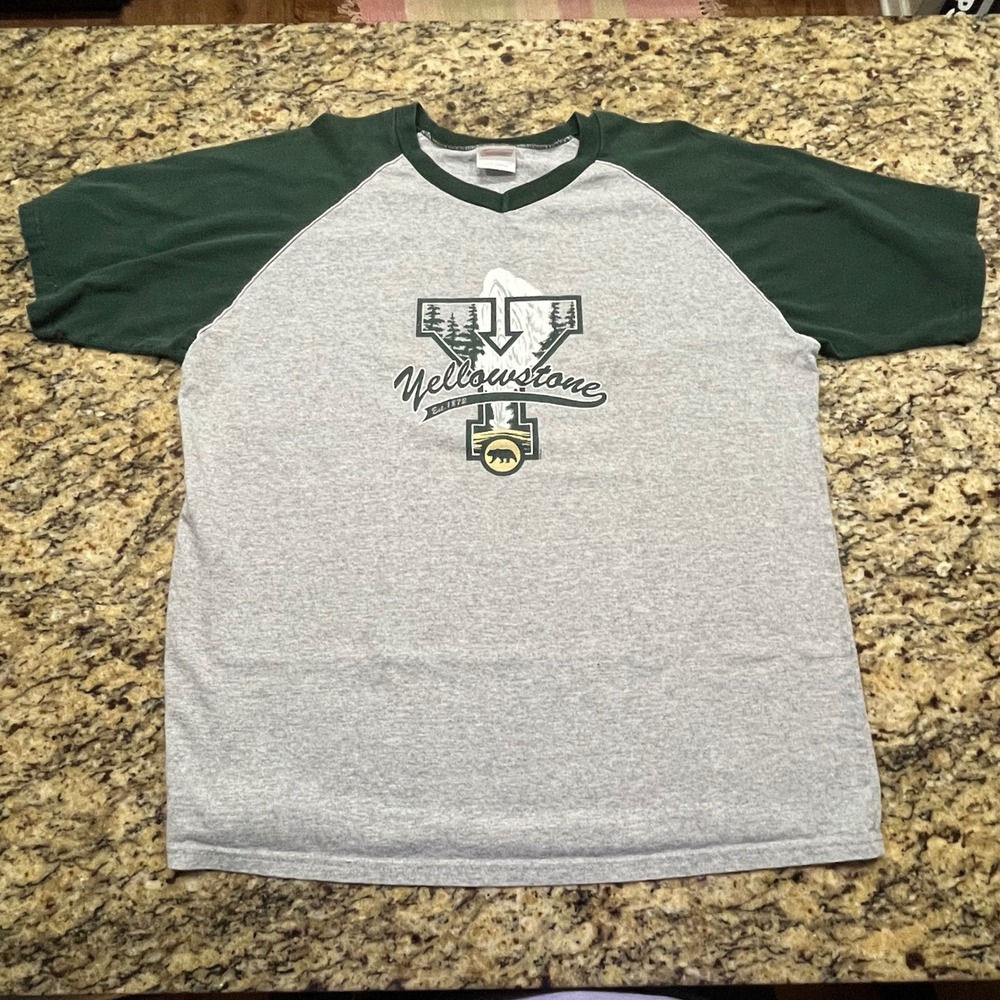 Hanes Yellowstone National Park Raglan T-Shirt‎ Mens XL Gray Green V-Neck Tee